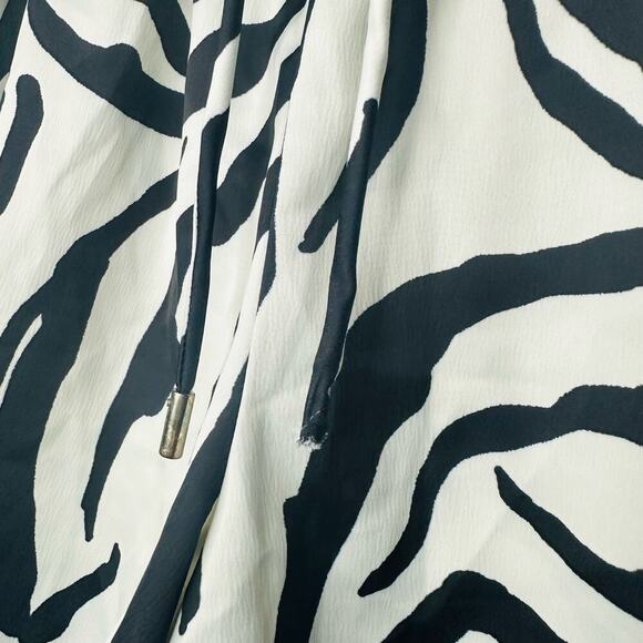 AFRM Wrenn Black White Zebra Polyester Tie Waist Loose Fit Shorts Size Medium - Picture 7 of 9